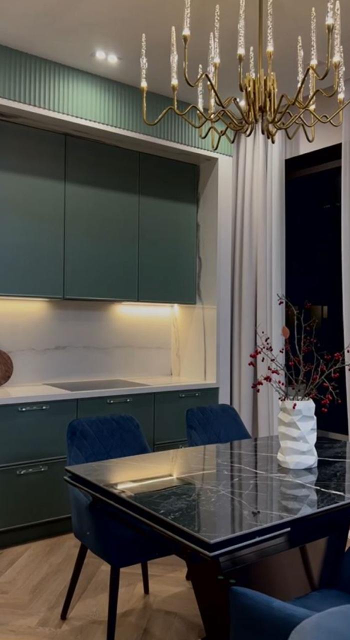 Кварцвиниловый SPC ламинат Vinilam Parquet Herringbone Венецианский Паркет IS11199 венгерская елка 720×120×6,5 фото в интерьере